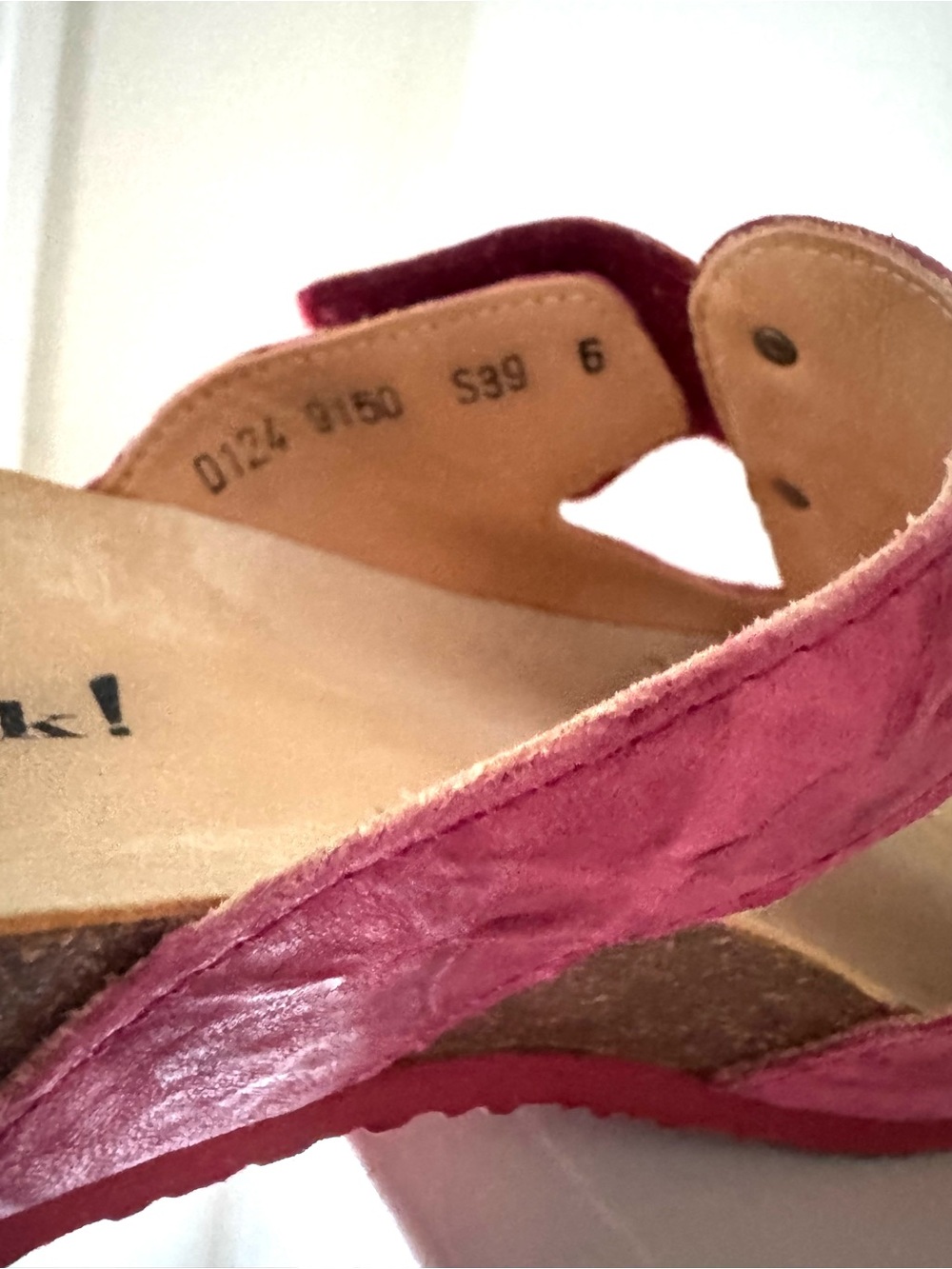 Think! Women's Floral Fushia Mizzi Sandals with Decorative Accent Sz-8.5 - Picture 9 of 10